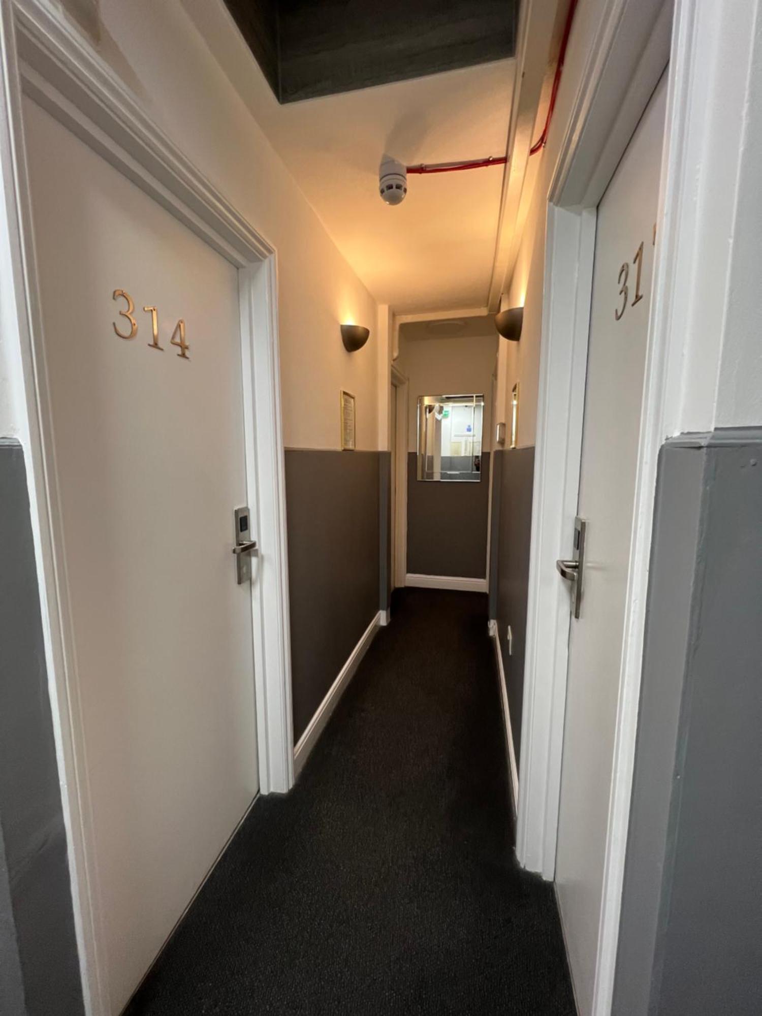 Plaza London Hotel Екстериор снимка